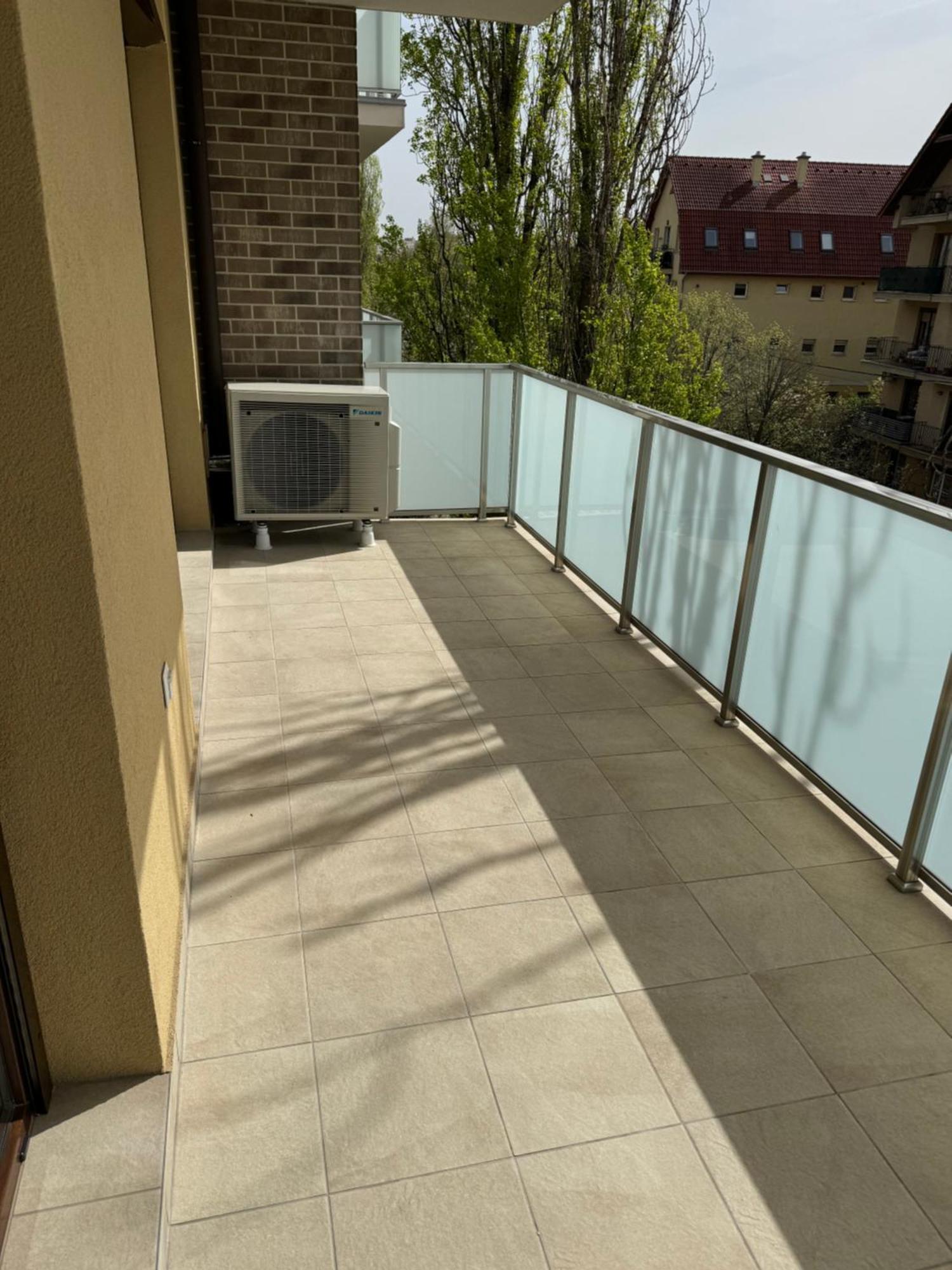 Luxury Cordia Apartment With Free Parking Budapest Luaran gambar